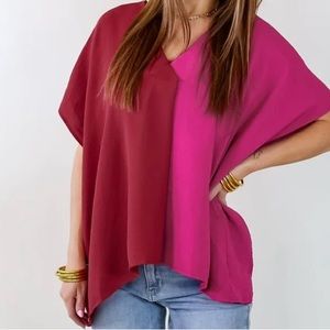 V NECK PLACKET COLOR BLOCK SHORT SLEEVE TOP IN MAROON AND PINK